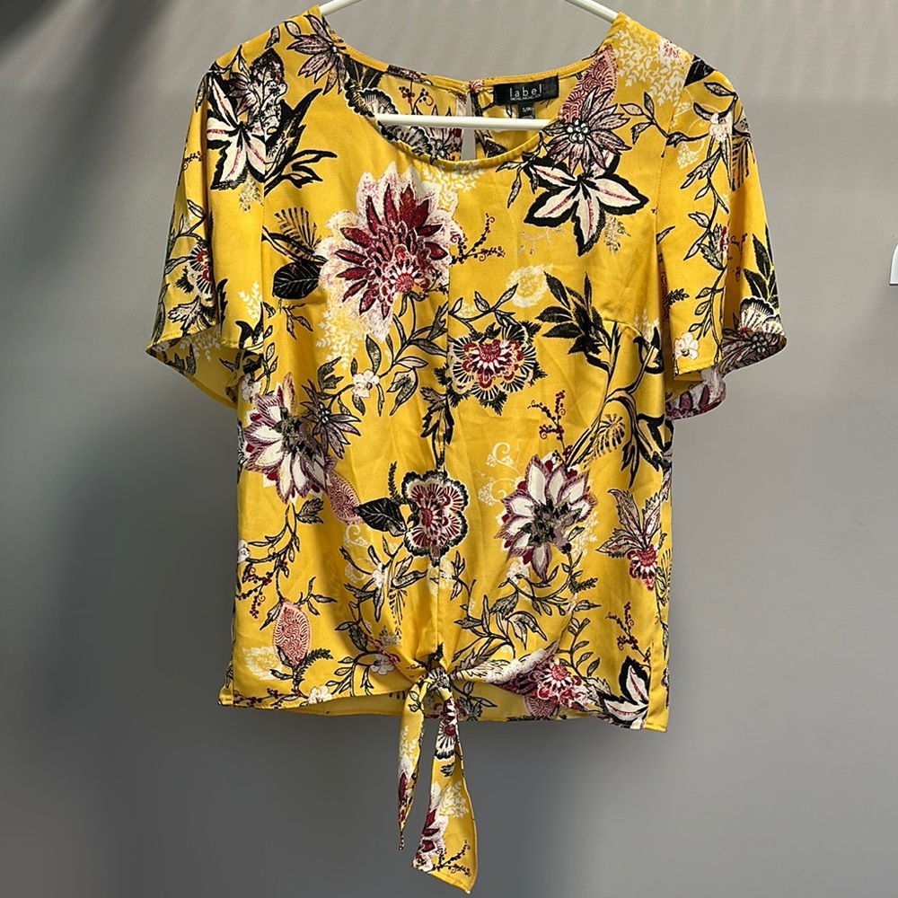 LABEL RACHEL RACHEL ROY, Size Small/Petite Yellow Tie-Front Short Sleeve Blouse